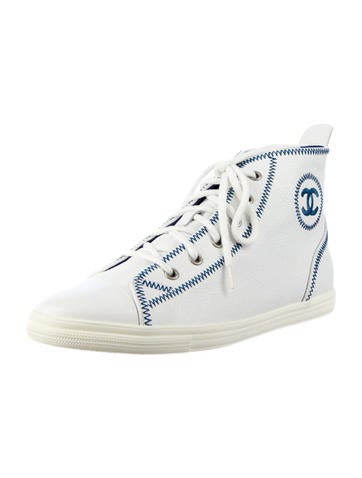chanel shoes sport chanel sport sneakers shoes cha11902 the realreal chanel shoes sport chanel sport sneakers shoes cha11902 the realreal