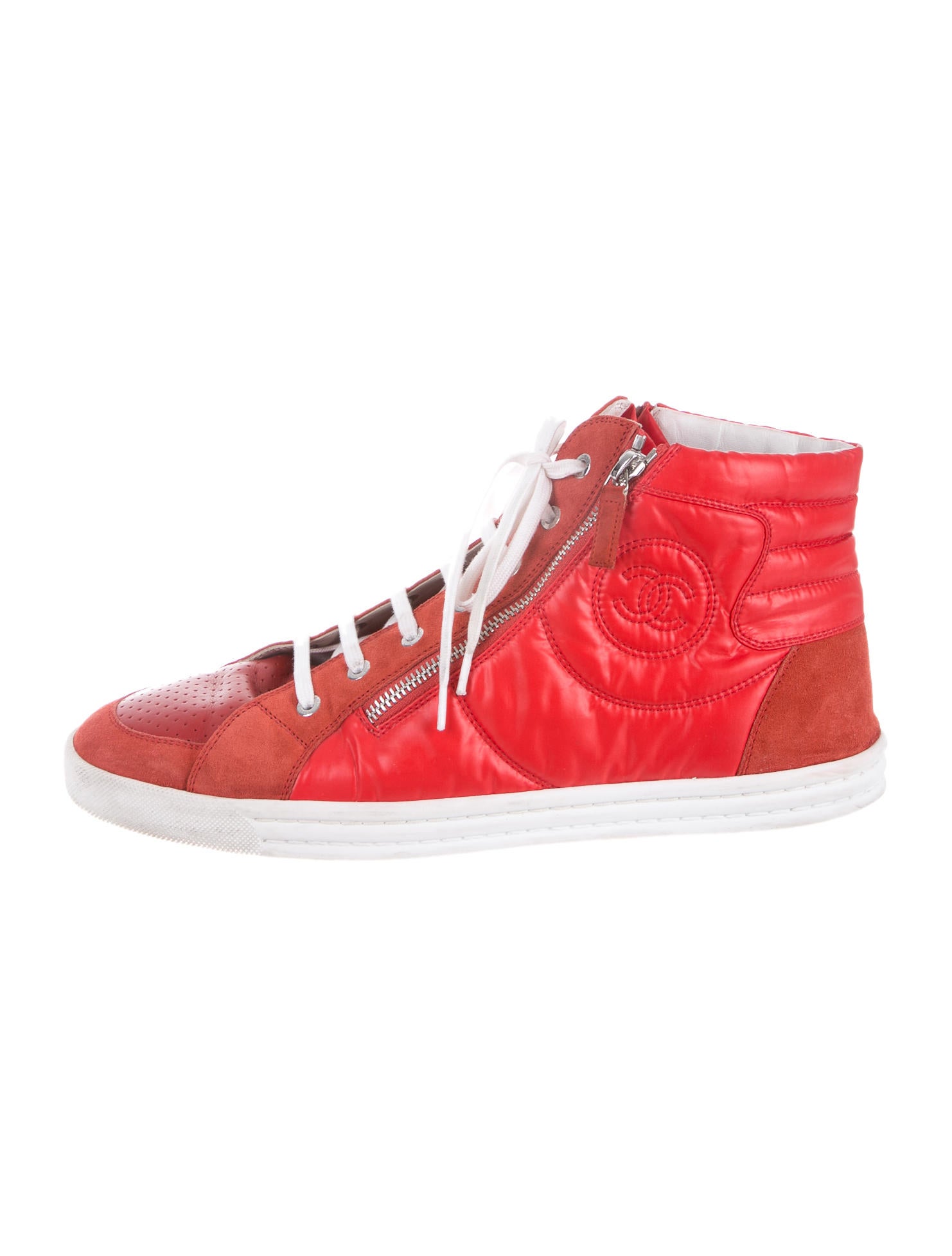 chanel sneakers mens chanel sneakers shoes cha62952 the realreal chanel sneakers mens chanel sneakers shoes cha62952 the realreal