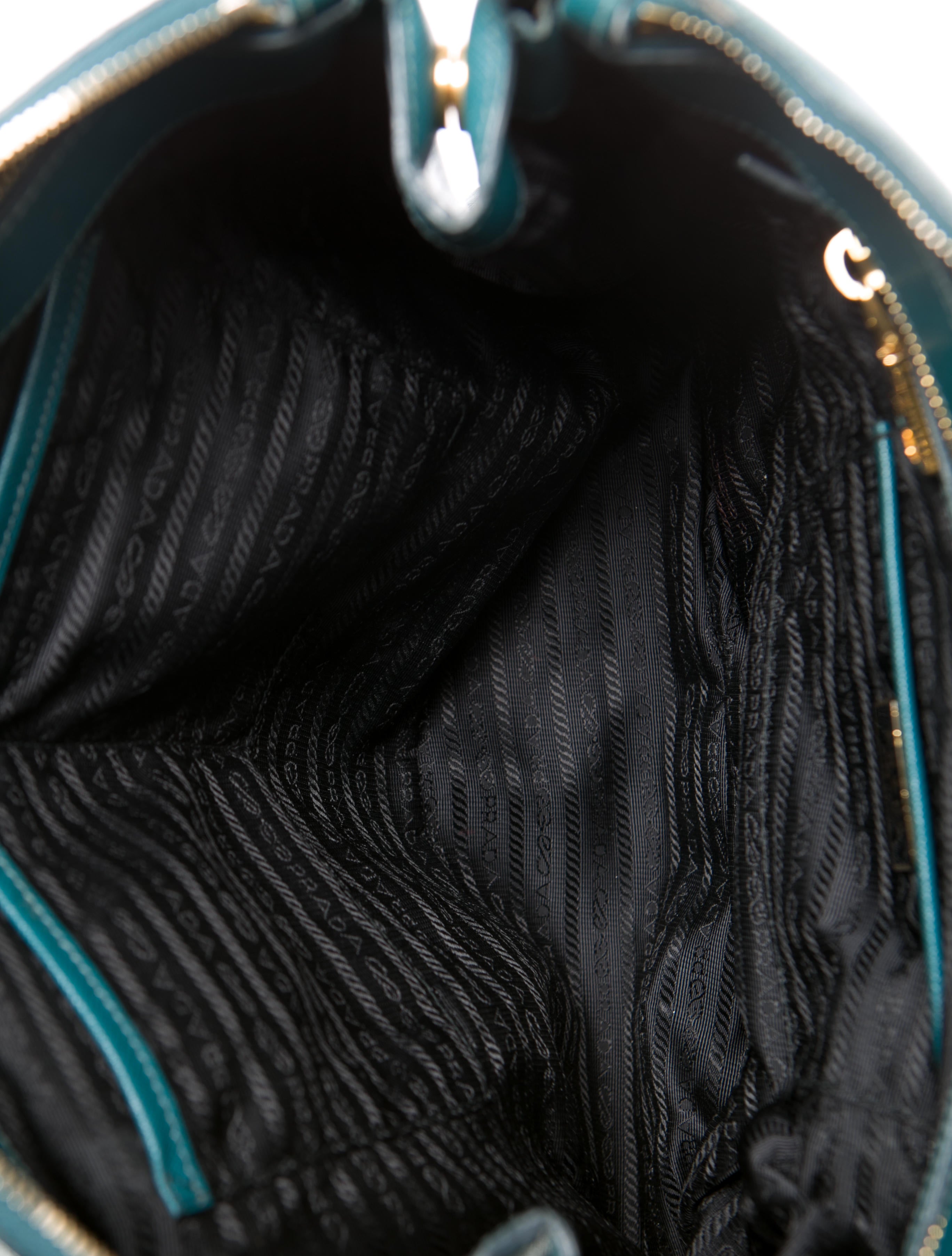 prada saffiano lux extra large double zip tote prada saffiano lux extra large double zip tote